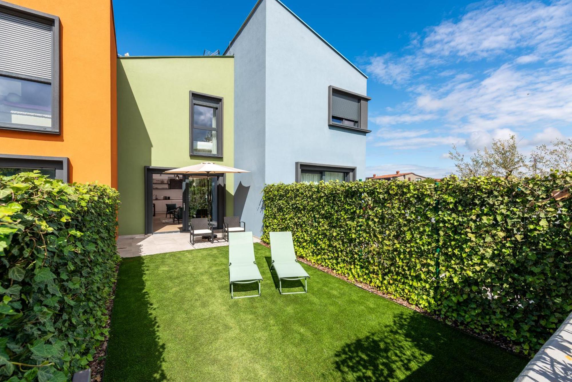 New Casa Familia With Frontyard, Backyard And Great Bbq! * Poreč