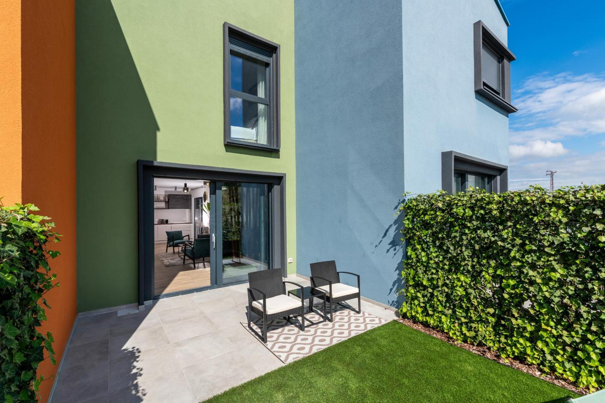 New Casa Familia With Frontyard, Backyard And Great Bbq! * Poreč